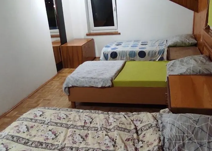 Adam Room 7